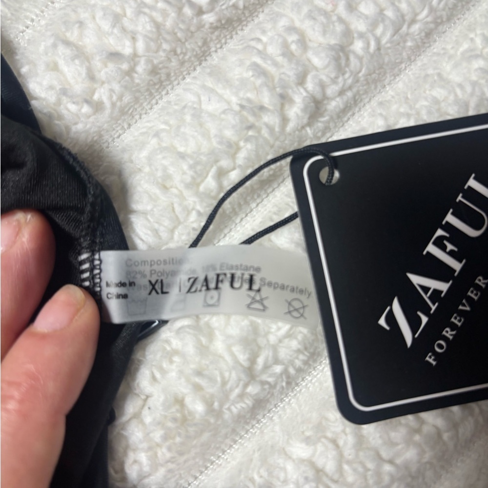 Zaful Black and White Trim Bikini Set - Picture 9 of 9